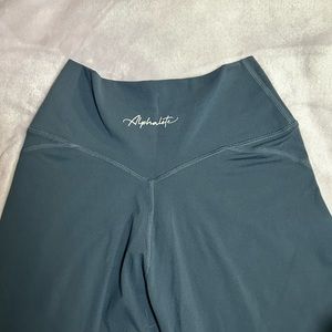 Alphalete crossover leggings